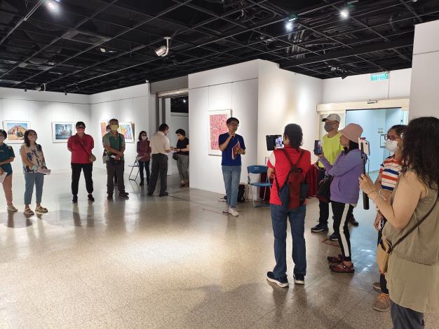 黃俊明數位藝術展-志工導訓現場 (2)
