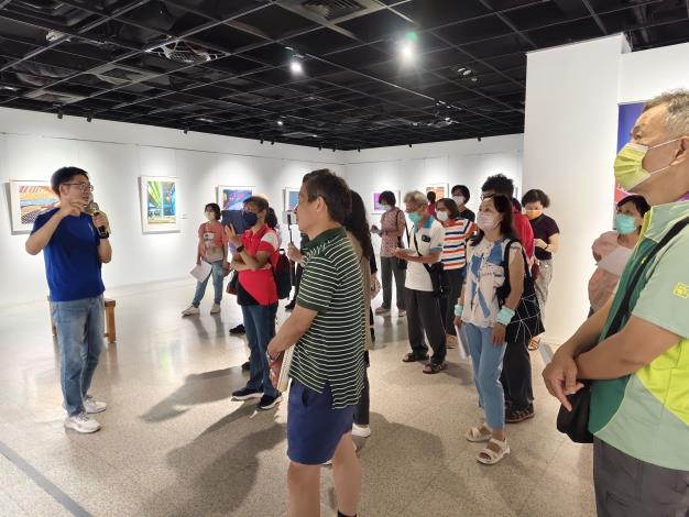 黃俊明數位藝術展-志工導訓現場 (3)