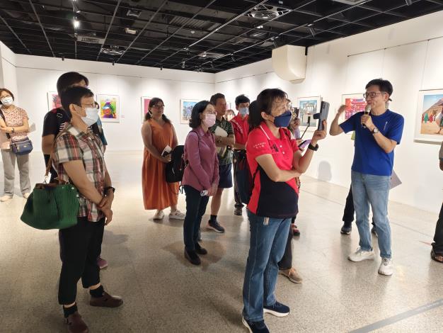 黃俊明數位藝術展-志工導訓現場 (14)