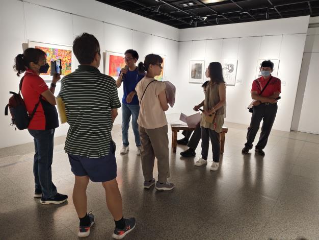 黃俊明數位藝術展-志工導訓現場 (22)