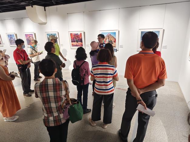 黃俊明數位藝術展-志工導訓現場 (13)
