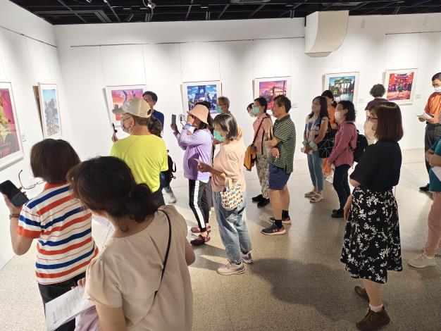 黃俊明數位藝術展-志工導訓現場 (9)