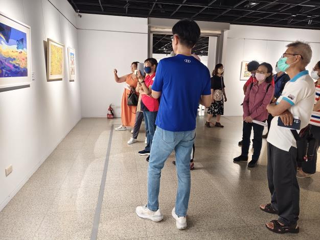 黃俊明數位藝術展-志工導訓現場 (17)