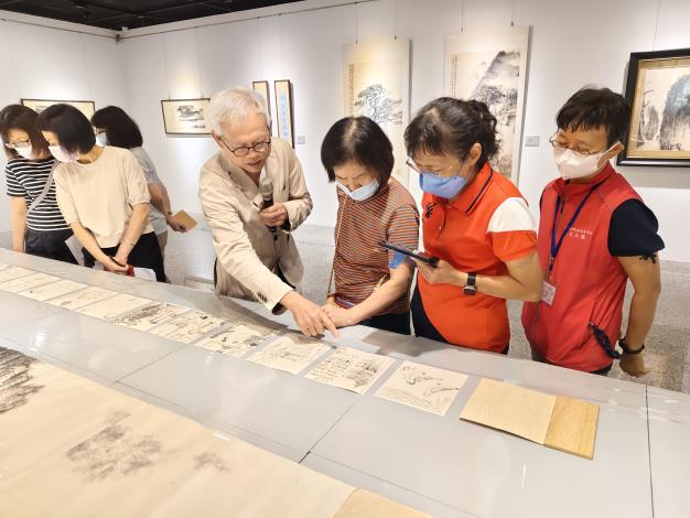 陳永模水墨創作展-志工導訓現場 (23)