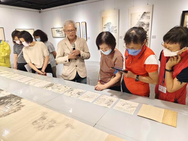 陳永模水墨創作展-志工導訓現場 (22)