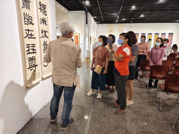 陳永模水墨創作展-志工導訓現場 (25)