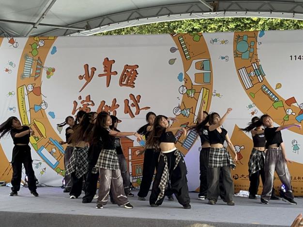 6.關西國中從台語歌曲心花開出發，結合學校棒球隊傳統跳出新舞蹈