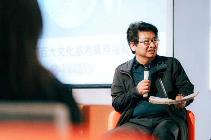 葉于正館長與談甚歡