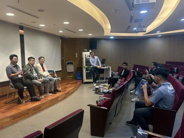 明新科技大學張哲維教授主持下午場與談