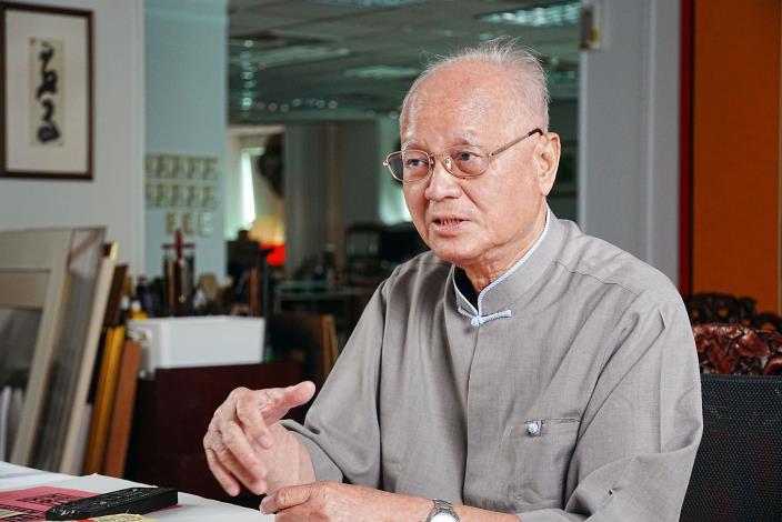 廖修平大師將臺灣傳統廟宇與民俗符號融匯於西方版畫技術，並設立獎學金與藝術團體，建構永續的美育交流平臺