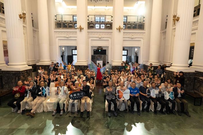 臺博館今（24）日舉辦《島嶼飛行》特展開幕典禮，眾多學界與跨領域貴賓出席與會