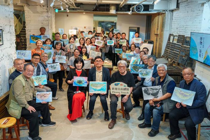 「博物‧凝視－旅繪展」即日於臺博小客廳展出，由臺博館長陳登欽、建築師詹益忠、插畫藝術家林俐及多位文資建築專業人士共同啟動開幕，透過建築手繪、旅行速寫與多媒材創作，展開一場關於土地與世界的觀看之旅。