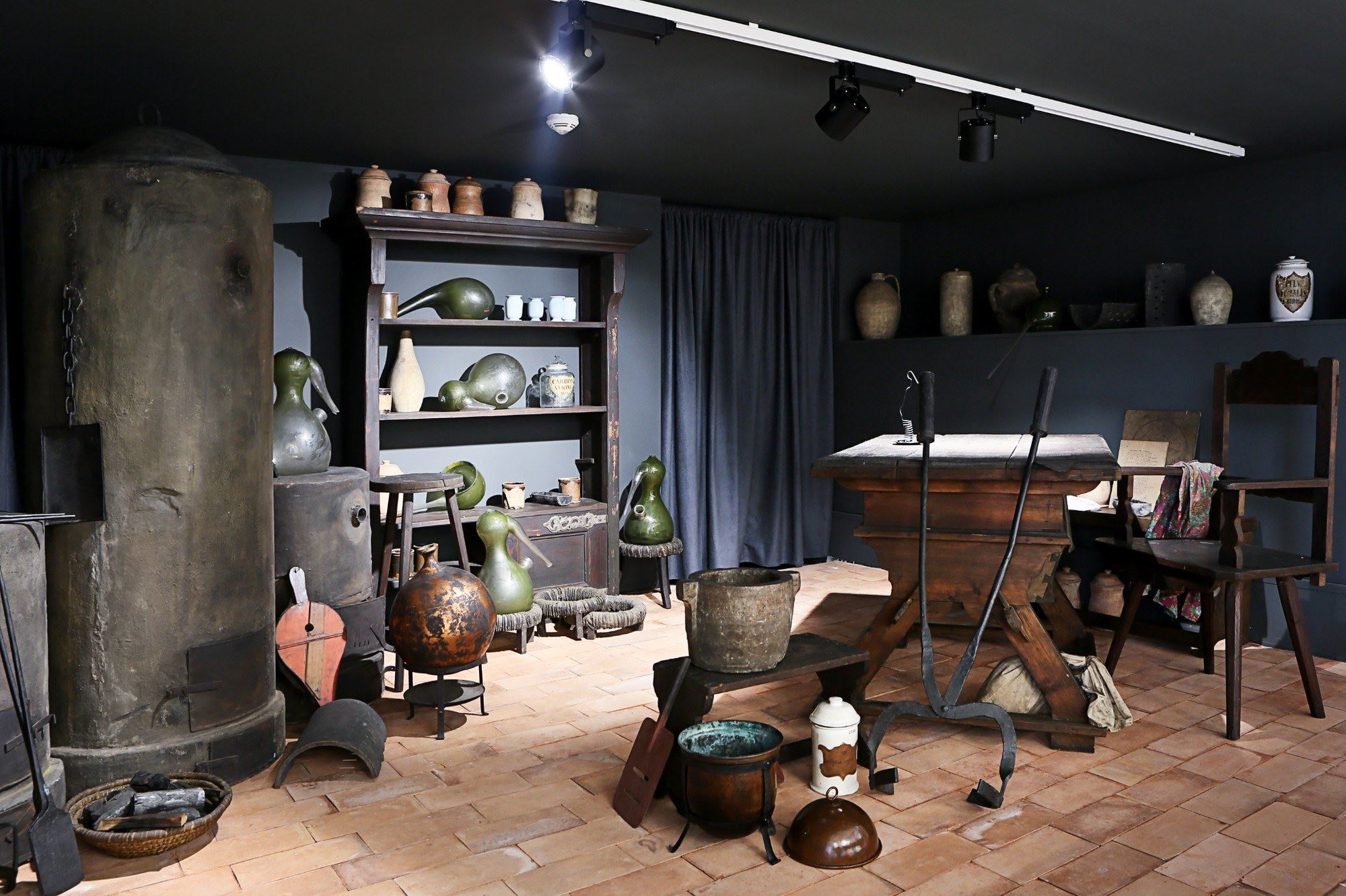 permanent exhibition Chemistry about us 2_web