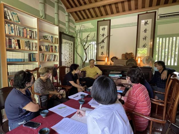 NMTL interviews relatives of classical poet Chang Chen-Hsiang at the Sam-Sìu Garden in Dapi, Yunlin.