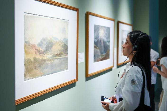 民眾觀展_《蘭貝里斯湖和多巴丹城堡、遠方的斯諾登山》威廉·透納(聯創提供)