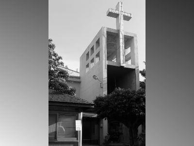 建築師兼神父費宥諒（Karl_Freuler）設計的新營天主堂。