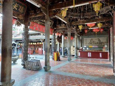 小02-鹿港天后宮為鹿港信仰中心，為臺灣最早奉祀湄洲開基天上聖母神尊的廟宇，廟宇建築雕工精緻華麗