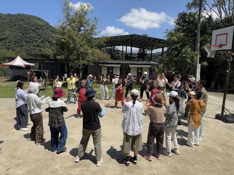 「汲水器之舞」