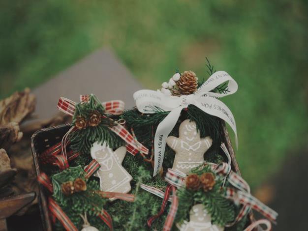 Christmas-Themed Market Items