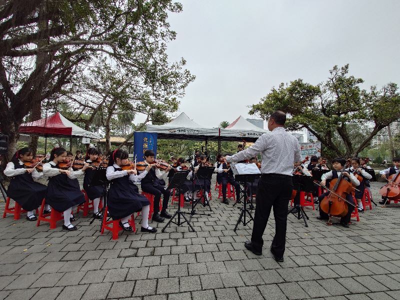 3.	At the March 29 concert, the Guangfu Elementary School String Orchestra of Taipei City performed under the direction of conductor Hsu Chia-Ming.
