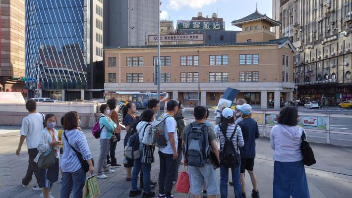 「相機街 × 城中區」走讀導覽活動，帶領民眾走入與攝影文化密切相連的街區，體會攝影如何形塑街區的獨特氛圍。