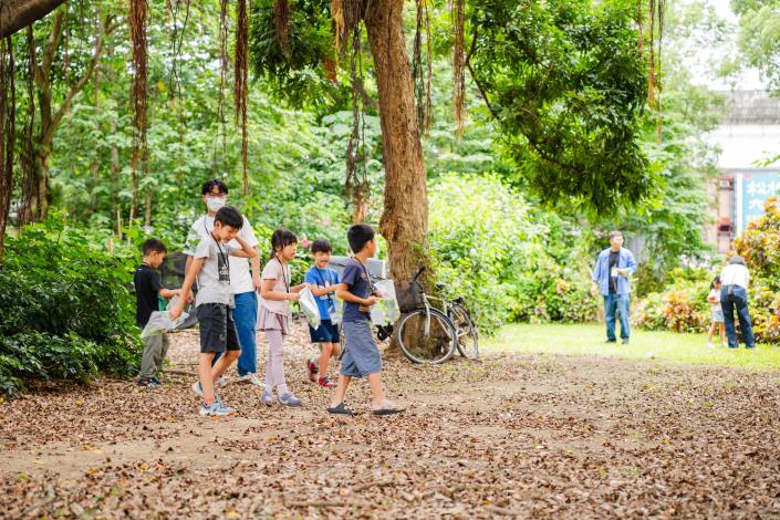 05_走出願景館外，觀察基地生態