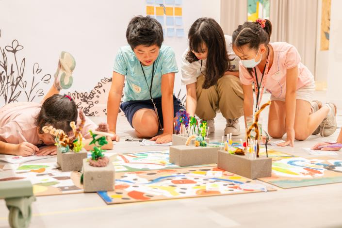 05_化身策展人，觀察小小藝術家的作品