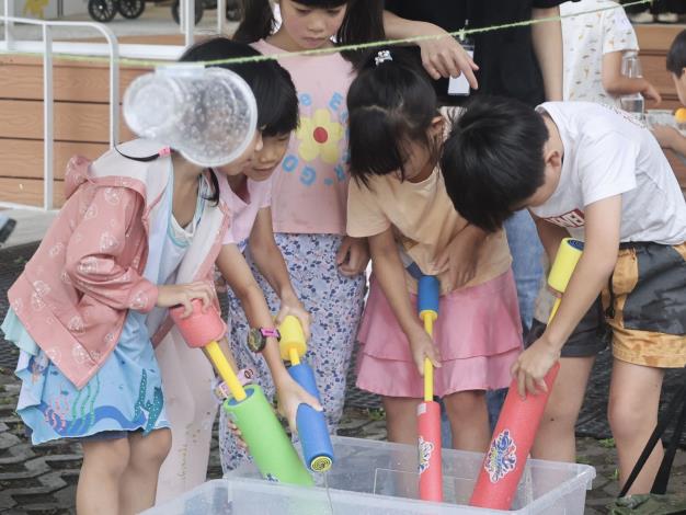 透過泡棉水槍了解液體壓力傳遞的原理