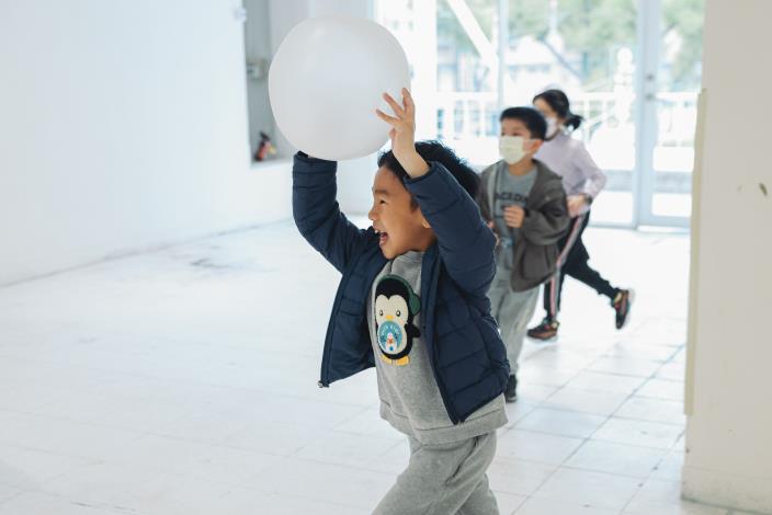 6.孩子們玩得不亦樂乎
