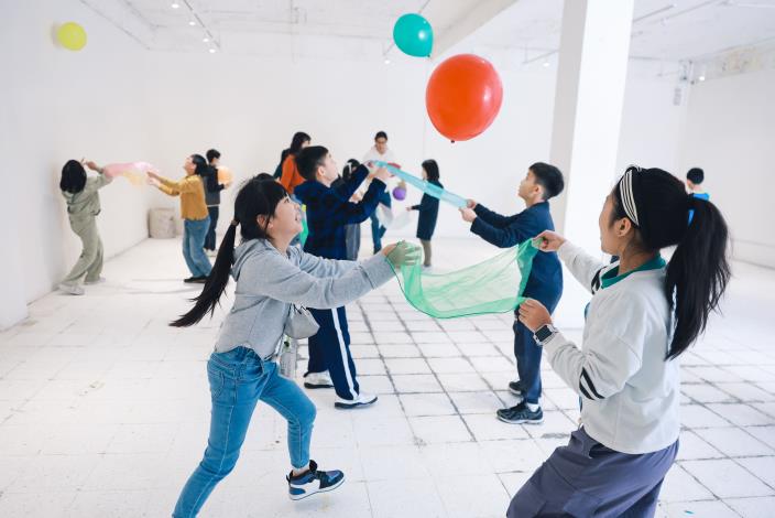 5孩子分組進行遊戲嘗試與操作體驗
