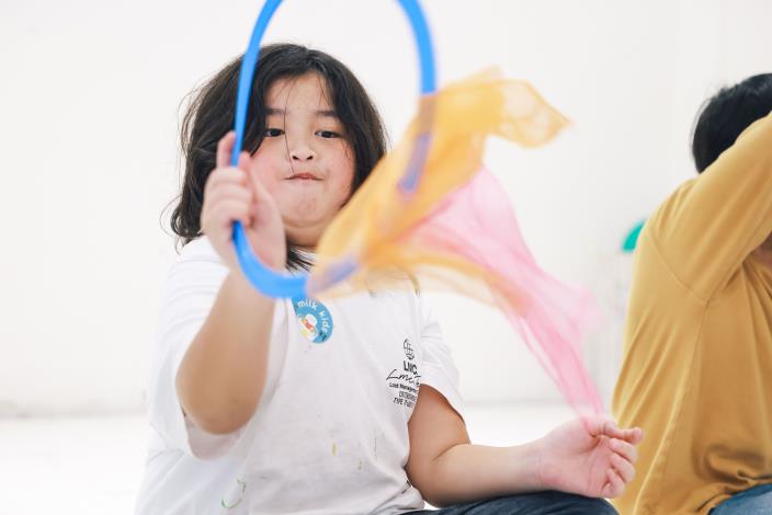 6孩子專注於遊戲及嘗試