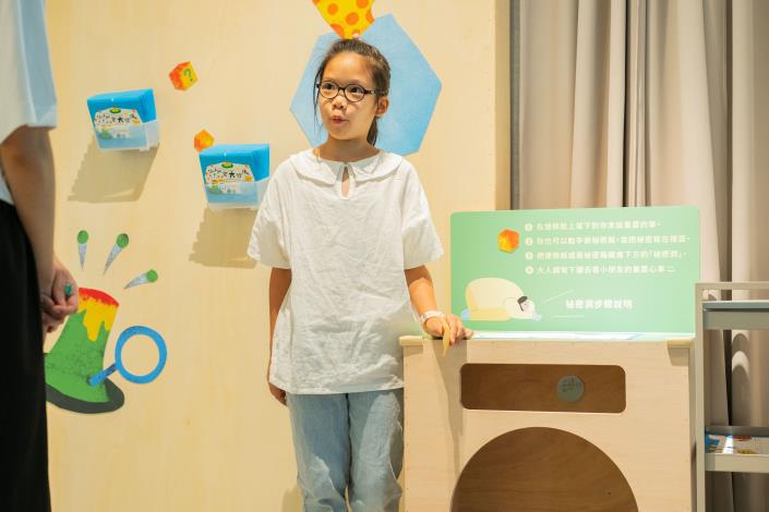 10_為了讓觀眾更理解這個展覽，孩子們特別設計了「秘密洞」歡迎小朋友在這裡留下他們的秘密訊息