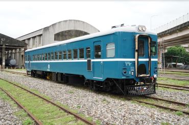 DR2100-2400型ディーゼルカー