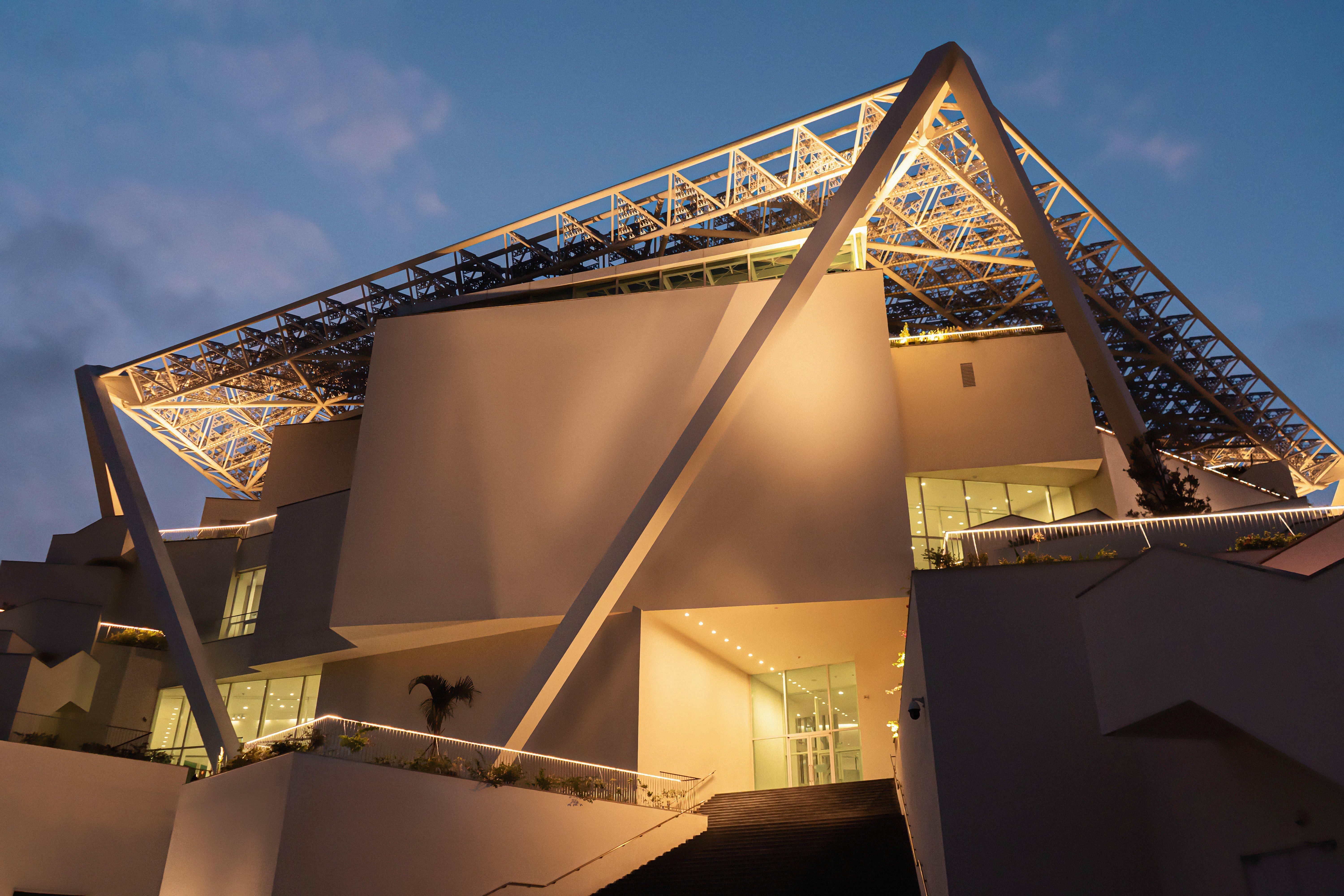 橫幅_臺南國家美術館_建築外觀(夜間)