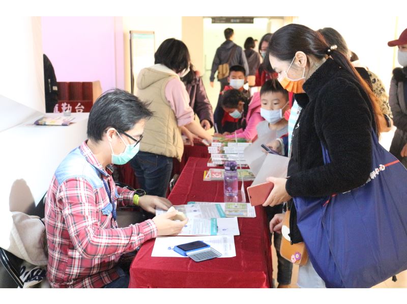 20201205「台灣閱讀節」掃描中正紀念堂(Scan CKS Memorial Hall)人權展區贈書集章活動