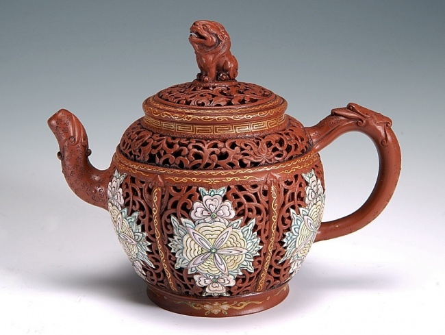 THE MINISTER VOICES SUPPORT FOR TAIWAN'S POTTERY HUB