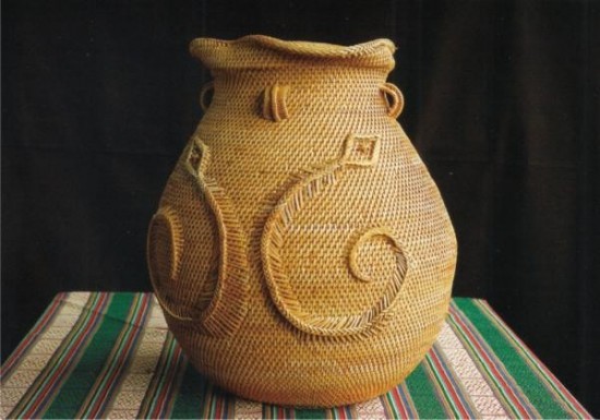 Bamboo & Rattan Weaver | Away Dayen Sawan