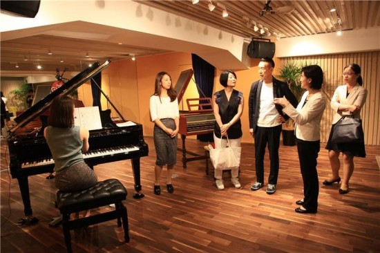 Minister visits Japan for railway, film, art exchanges