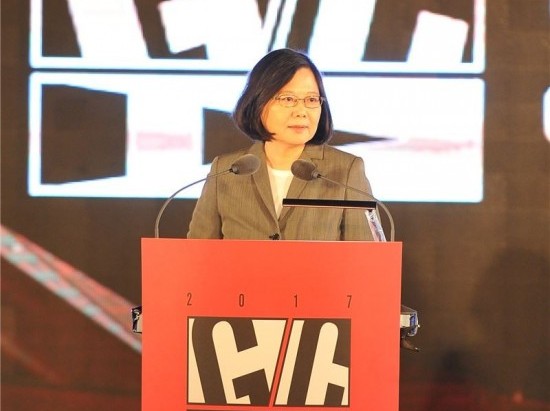 President lauds Golden Comic Awards winners