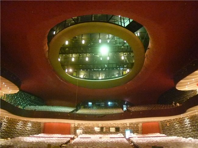 臺中國家歌劇院有令人期待的「美聲涵洞」設計。