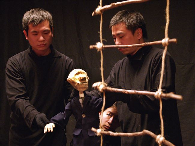 柯世宏柯世華兩兄弟於2002年演出無獨有偶《我是另一個你自己》  照片提供 無獨有偶工作室劇團