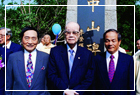 Memorial hall commissioner, presidential advisor Hsieh at the unveiling ceremony of the Chung Shan tablet with a group photo taken with attending special guests.