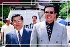 The Taipei mayor Mr. Ma Ying-jeou presided the ribbon-cutting ceremony to the Great Napoleon Show, whom was greeted by curator Chang in person.