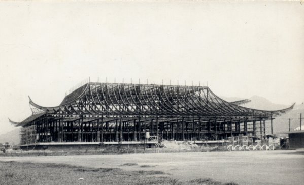 Full west view of National Dr. Sun Yat-sen Memorial Hall under construction, courtesy by Mr. Huang Zheng-xiong.jpg
