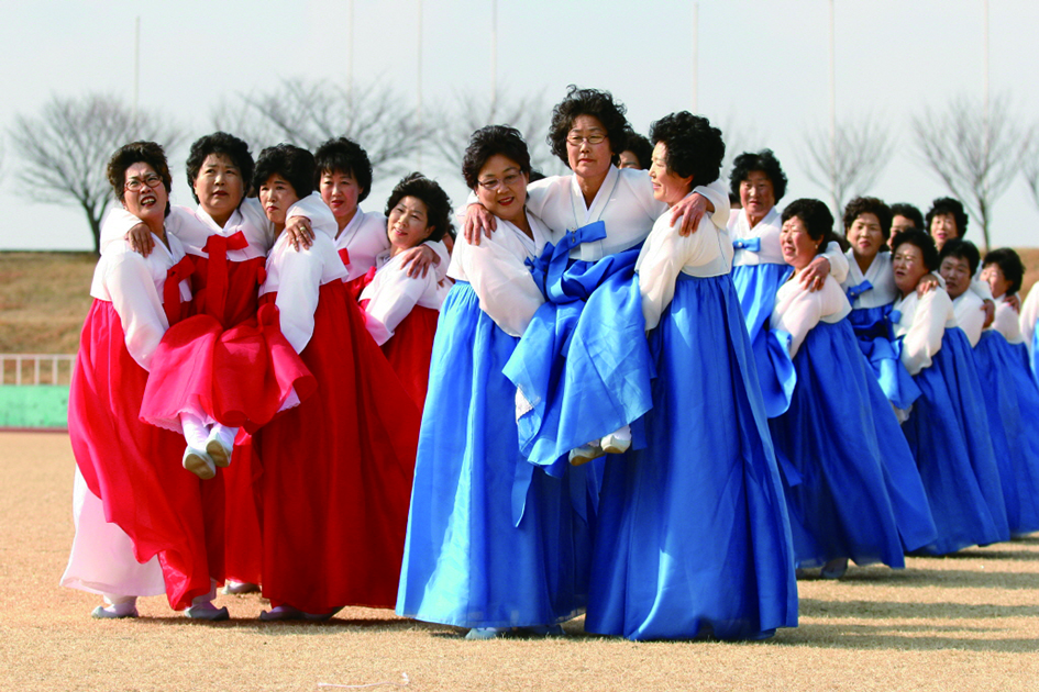 韓國右水營羌羌水月來振興保存協會致力於傳承傳統歌舞文化 。.JPG