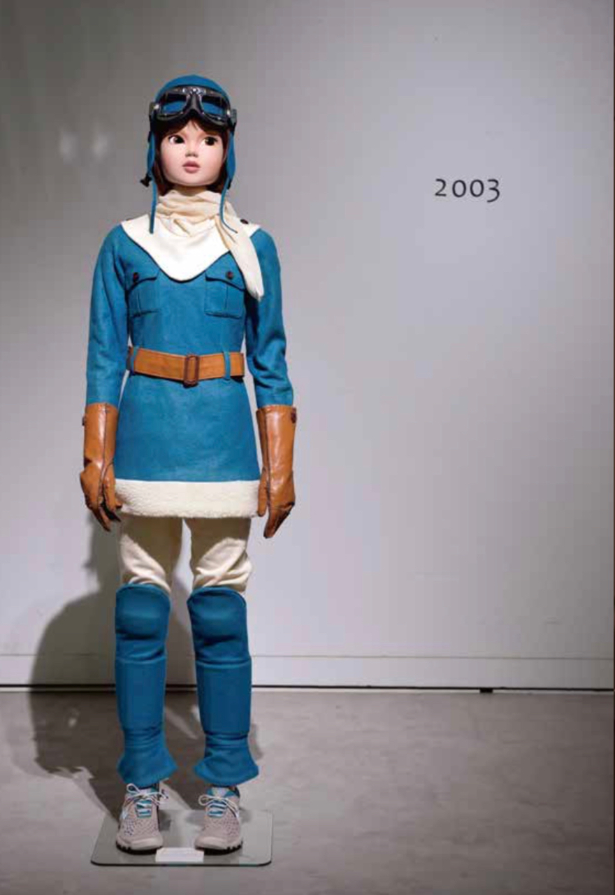 八谷和彥HACHIYA Kazuhiko 穿著飛行員制服、1-1 Scale momoko 2003 模特兒、服裝Mannequin,costume 45×45×175 cm.jpg