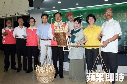 彰化縣府與台灣豫劇團邀情民眾觀賞年度大戲《梅山春》。鄧惠珍攝。