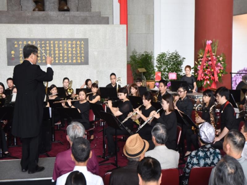 Directed by Mr. Liu Xuan-yong, NTSO gave a live performance at the main hall.