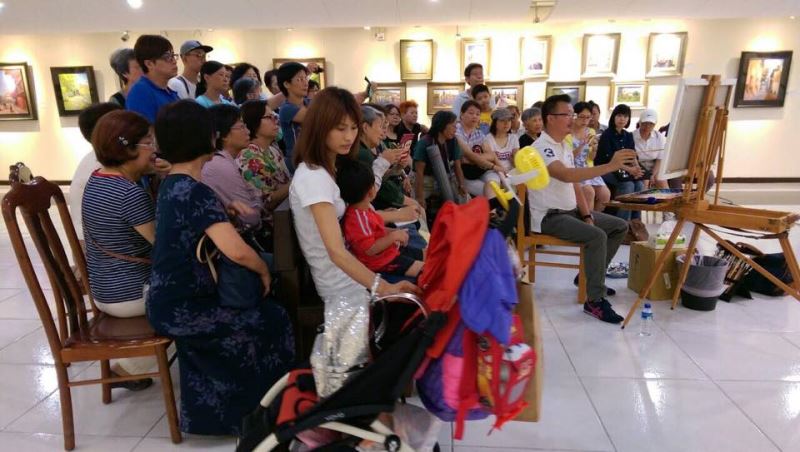 顏國榮現場作畫