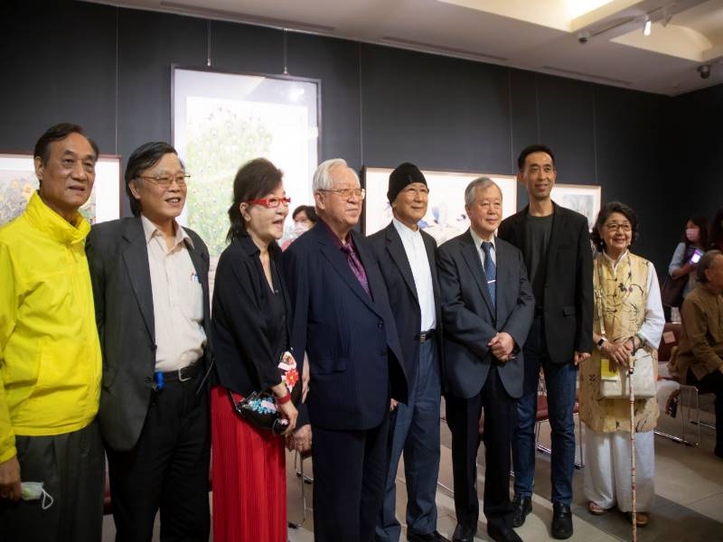 Group photo: second from the left, Prof. Lin Jin-zhong of National Taiwan University of Arts, Prof. Ou Hao-nian of Chinese Culture University, the artist Prof. Chang Ke-chi, Director-general Wang Lan-sheng, Prof. Su Feng-nan of National Taiwan University of Arts, and Prof. Liang Xiu-zhong of National Taiwan Normal University.。
